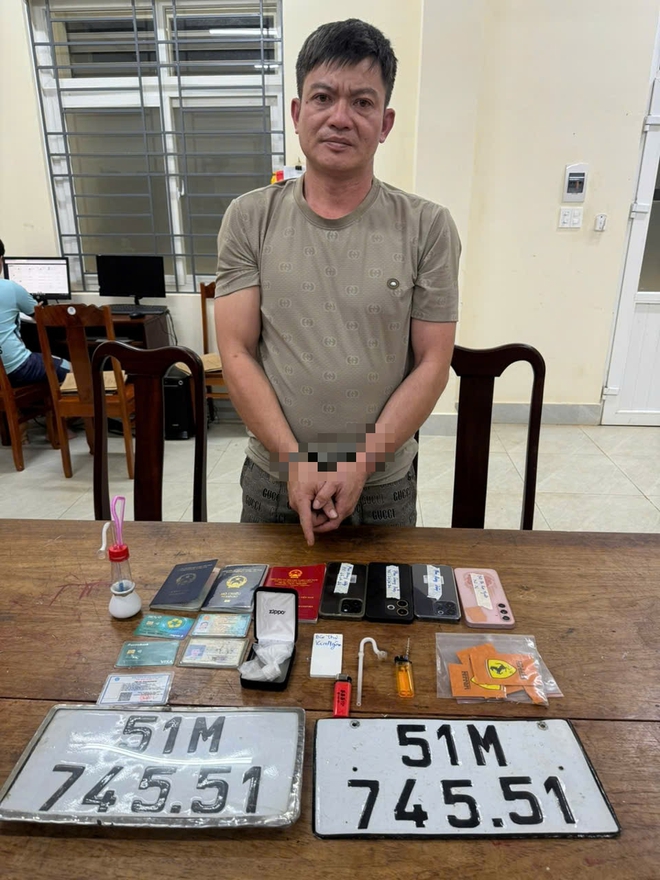 Ho Chi Minh City police arrest 140 in major drug crackdown - Ảnh 4.