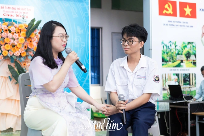 Xúc động món quà đặc biệt thầy cô Trường THPT Nguyễn Thái Bình dành tặng học trò - Ảnh 14.