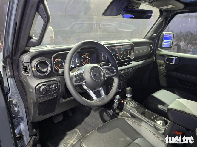 New-generation Jeep Wrangler, Ram 1500 debut in Vietnam - Ảnh 4.