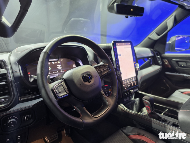 New-generation Jeep Wrangler, Ram 1500 debut in Vietnam - Ảnh 9.