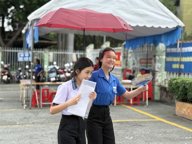 Quyết tâm trở thành chiến sĩ Hoa phượng đỏ vì câu chuyện về cục tẩy- Ảnh 12.
