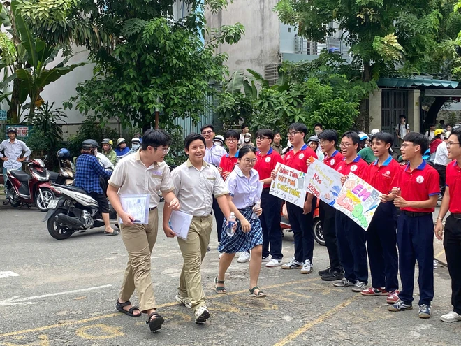 Quyết tâm trở thành chiến sĩ Hoa phượng đỏ vì câu chuyện về cục tẩy- Ảnh 9.