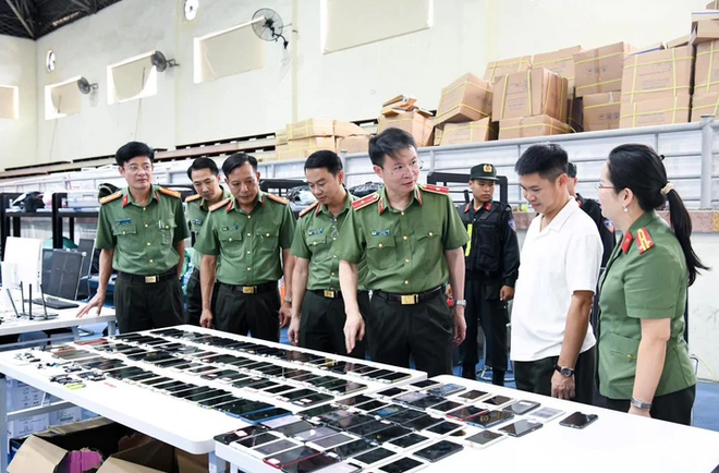 Vietnamese police bust online scam network relocating from Cambodia- Ảnh 5.