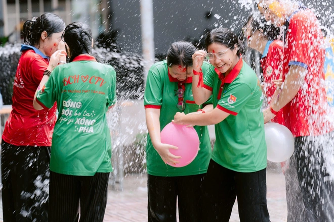 Rực rỡ sắc hè cùng chiến sĩ Hoa phượng đỏ tại Trường THPT Nguyễn Thái Bình - Ảnh 12.