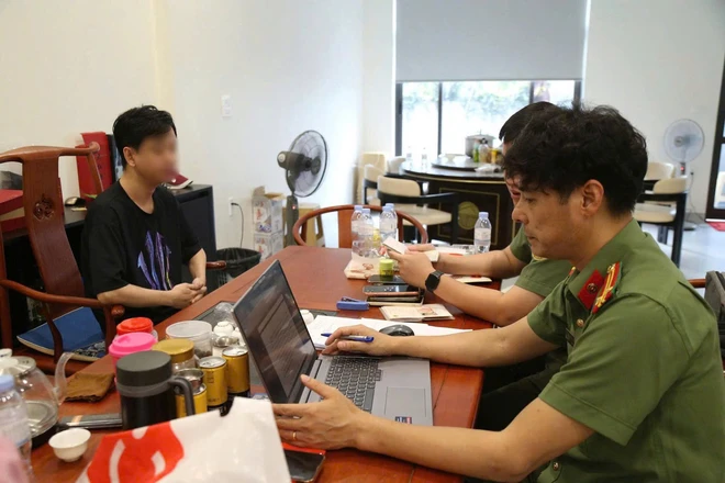 Phát hiện 23 người nước ngoài lưu trú trái phép, nghi điều hành đường dây lừa đảo qua mạng - Ảnh 2.