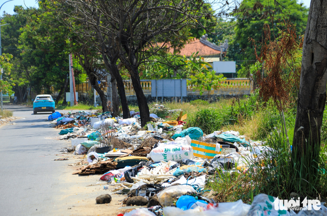 Da Nang steps up efforts to eliminate illegal dumping sites - Ảnh 2.