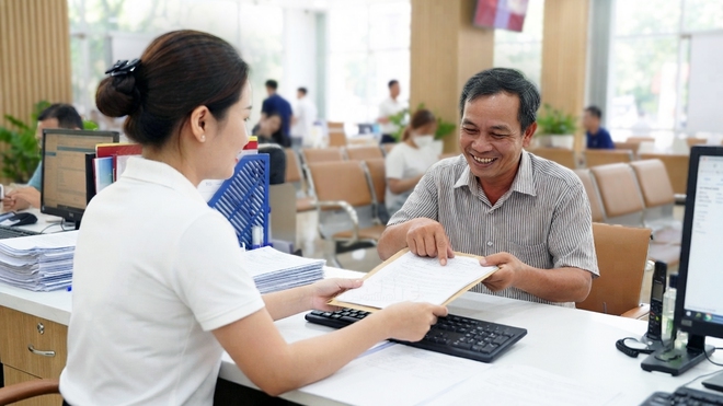 TP.HCM mở cửa làm thủ tục sáng thứ Bảy: Làm sao để giải quyết nhanh, không phải chờ đợi? - Ảnh 1.