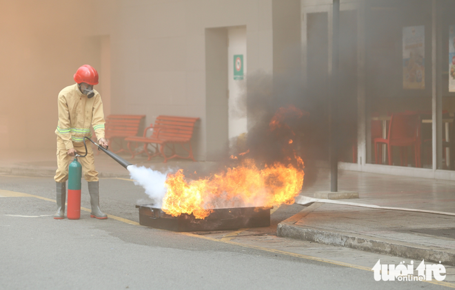Over 700 people take part in fire drill at Ho Chi Minh City shopping mall- Ảnh 5.