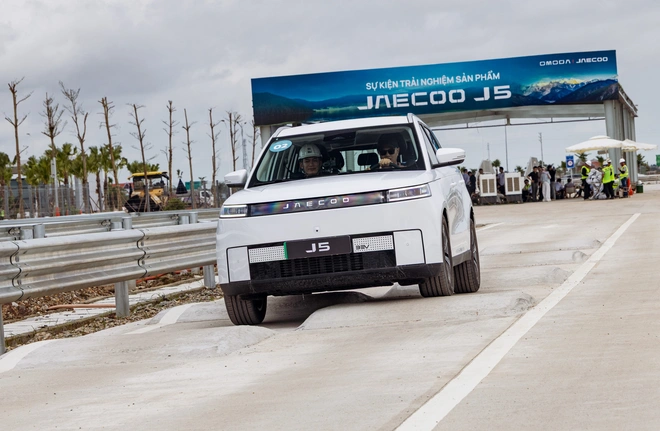 Jaecoo J5 có đủ sức thuyết phục người Việt? - Ảnh 14.