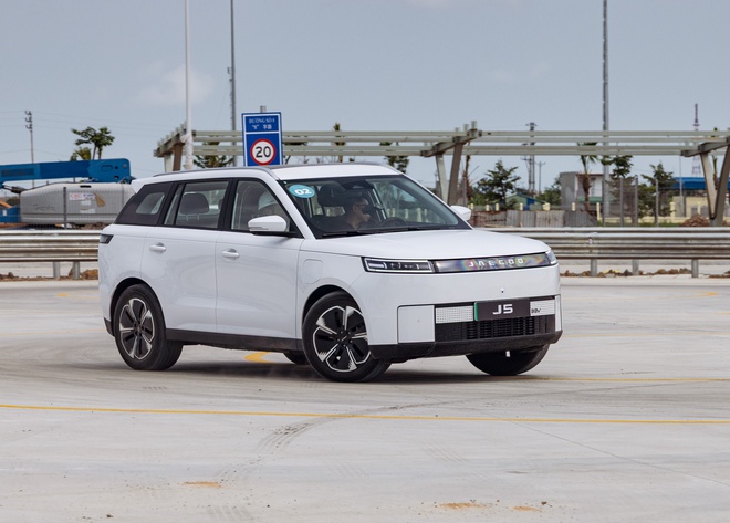 Jaecoo J5 có đủ sức thuyết phục người Việt? - Ảnh 13.