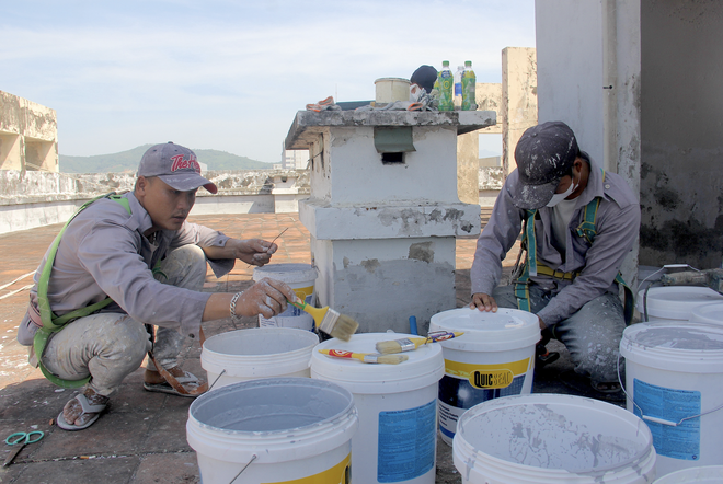 Making living between sky and earth under central Vietnam’s scorching heat - Ảnh 18.