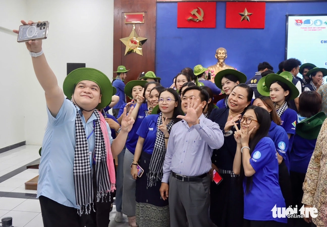 Nearly 100 int’l volunteers join green summer campaign in Ho Chi Minh City - Ảnh 6.