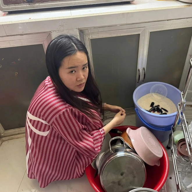 Ho Chi Minh City police seize 1,670 e-cigarette pods containing etomidate - Ảnh 2.