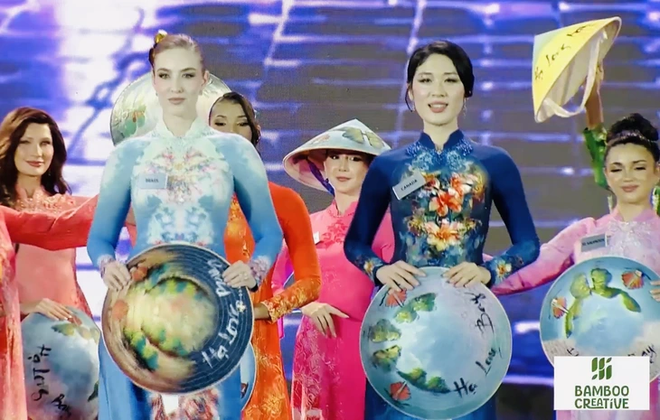Miss World 2026 opening show in Vietnam draws mixed reactions to ‘ao dai’ designs - Ảnh 2.