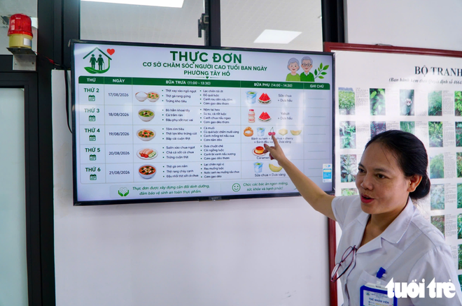 ‘Kindergarten’ for seniors in Hanoi: A day of care, exercise and companionship - Ảnh 7.