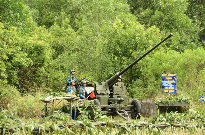 Air forces open fire on aerial targets during central Vietnam exercise - Ảnh 8.