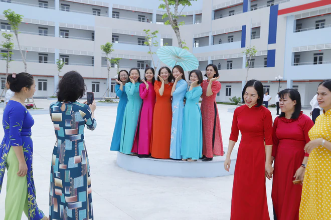 A Ho Chi Minh City public high school with an international-school edge - Ảnh 5.