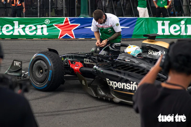 ‘F1 race car’ from Hollywood film F1 The Movie arrives in Vietnam - Ảnh 15.