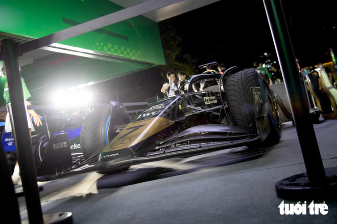 ‘F1 race car’ from Hollywood film F1 The Movie arrives in Vietnam - Ảnh 17.