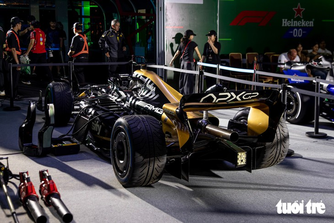 ‘F1 race car’ from Hollywood film F1 The Movie arrives in Vietnam - Ảnh 5.