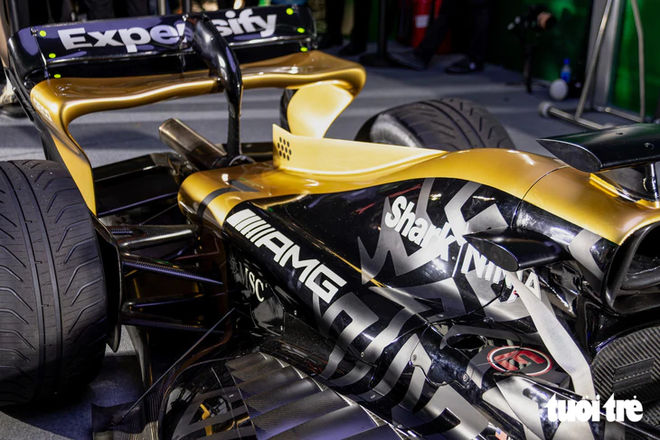 ‘F1 race car’ from Hollywood film F1 The Movie arrives in Vietnam - Ảnh 6.