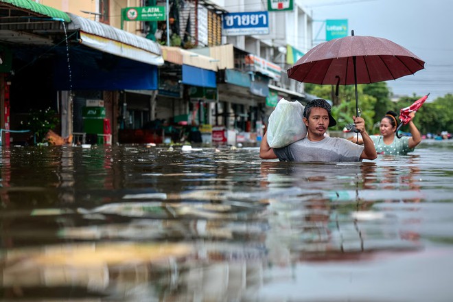 Mưa lớn ở Đông nam á, Thái Lan cho công chức nghỉ 2 ngày  - Ảnh 2.