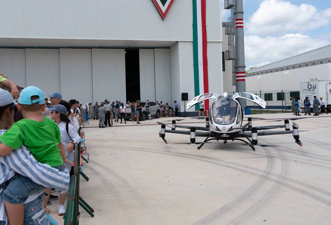 Vietnam’s proposed air taxi: Pilotless, two-seater, 30km range  - Ảnh 1.