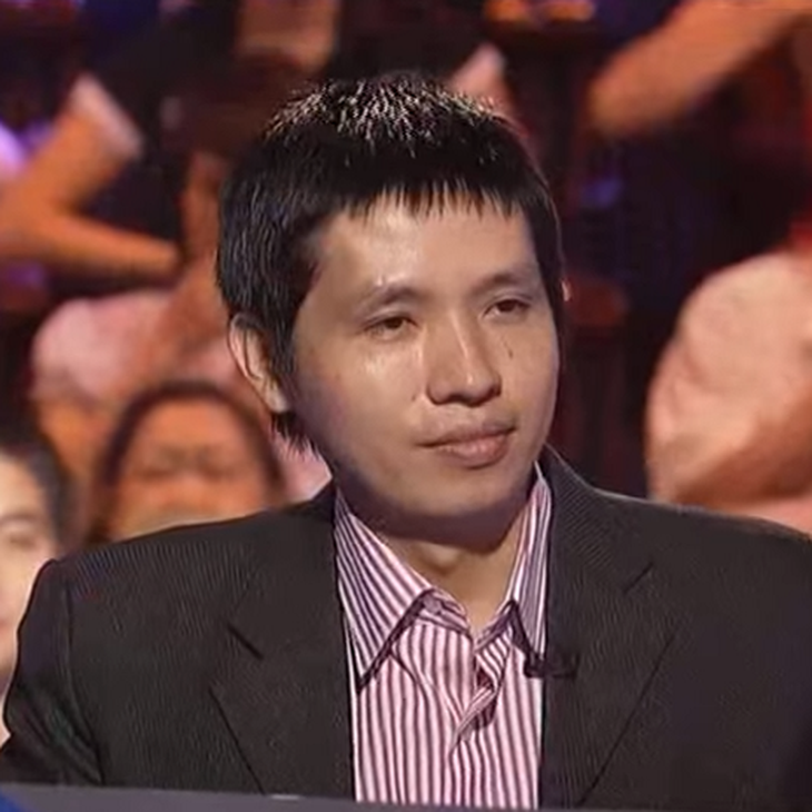 Quốc Khánh thay 'Giáo sư Xoay dẫn Ai là triệu phú, khán giả nhớ Lại Văn Sâm - Ảnh 2.