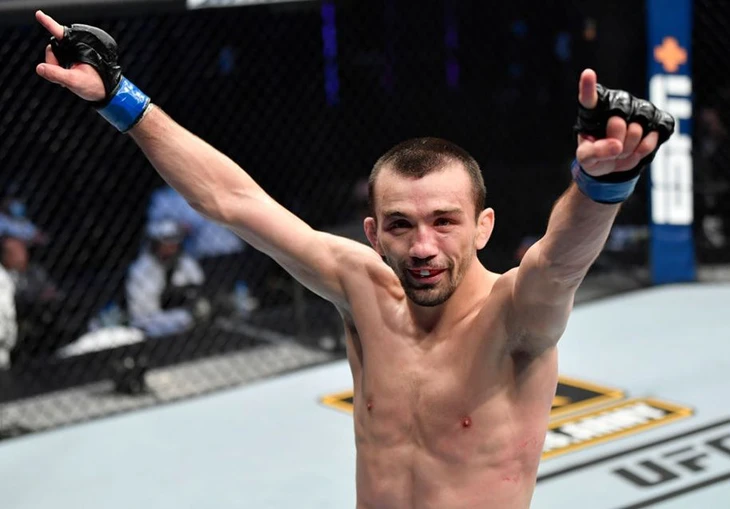 Huyền thoại UFC bị knockout sau trận thi đấu boxing - Ảnh 2.