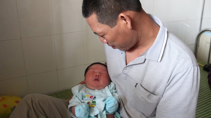 Bé sơ sinh 7,1kg sức khỏe hoàn toàn bình thường - Ảnh 1.