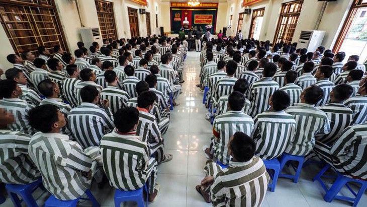 Phí mai táng phạm nhân chết trong tù: sao phải quy ra gạo? - Ảnh 1. Phí mai táng phạm nhân chết trong tù: sao phải quy ra gạo? - Ảnh 1.
