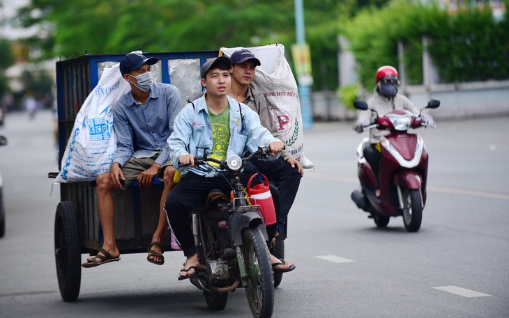 Đời ...rác - Kỳ 1: PV Tuổi Trẻ đi học nghề lượm rác - Ảnh 1.