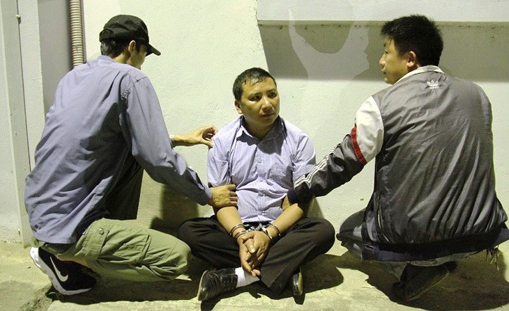 Bắt giữ 40 bánh heroin trong chiếc ôtô công vụ ở Lào Cai - Ảnh 2. Bắt giữ 40 bánh heroin trong chiếc ôtô công vụ ở Lào Cai - Ảnh 2.