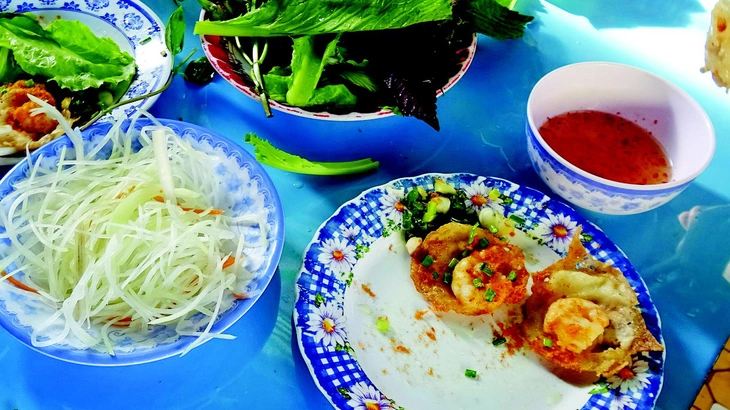 Ăn bánh khọt Vũng Tàu nhớ hương vị xưa - Ảnh 2.