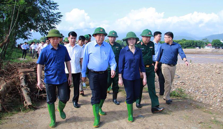 Không để người dân sống trong cảnh màn trời chiếu đất - Ảnh 1. Không để người dân sống trong cảnh màn trời chiếu đất - Ảnh 1.