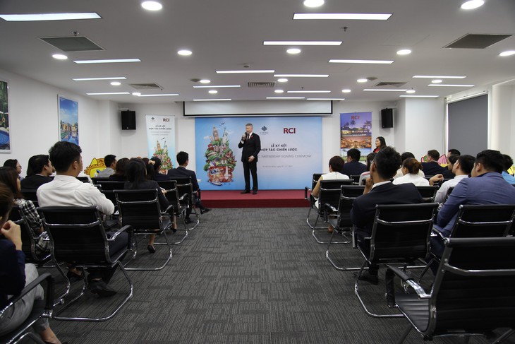 Empire Group hợp tác chiến lược với RCI - Ảnh 2. Empire Group hợp tác chiến lược với RCI - Ảnh 2.