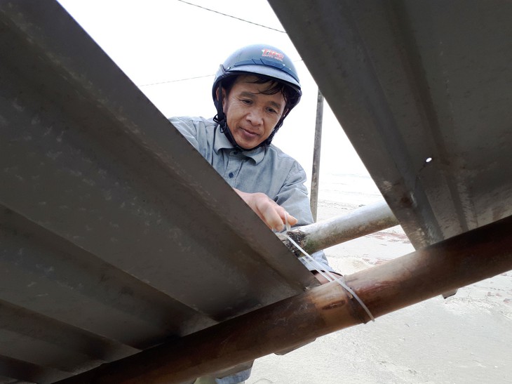 Gió quật làng biển Quảng Nam xơ xác - Ảnh 6.