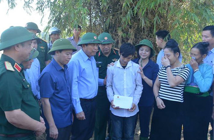 Không để người dân sống trong cảnh màn trời chiếu đất - Ảnh 3. Không để người dân sống trong cảnh màn trời chiếu đất - Ảnh 3.