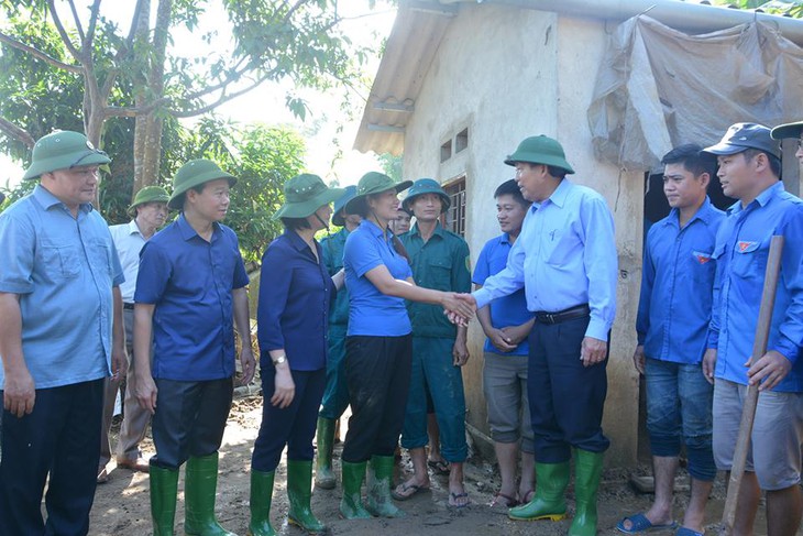 Không để người dân sống trong cảnh màn trời chiếu đất - Ảnh 4. Không để người dân sống trong cảnh màn trời chiếu đất - Ảnh 4.