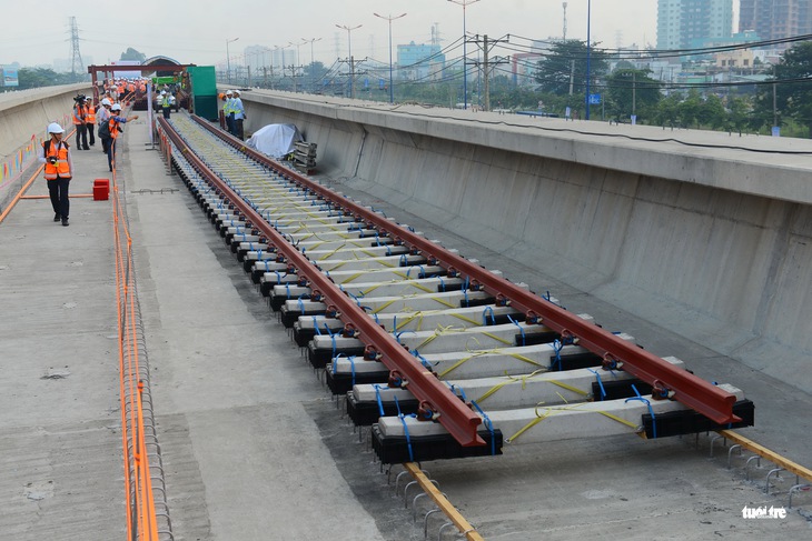 Khởi công xây lắp đường ray tuyến metro Bến Thành - Suối Tiên - Ảnh 4.