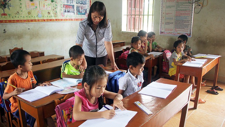 Chi trả hơn 1 tỉ đồng tiền tàu xe của giáo viên bị ‘quên’ - Ảnh 1.