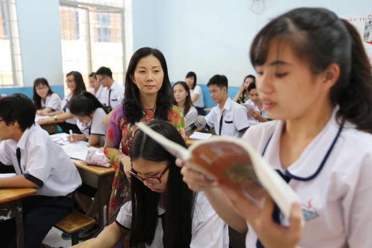 Không dạy ngoài sách giáo khoa, giáo viên ngỡ ngàng - Ảnh 1. Không dạy ngoài sách giáo khoa, giáo viên ngỡ ngàng - Ảnh 1.