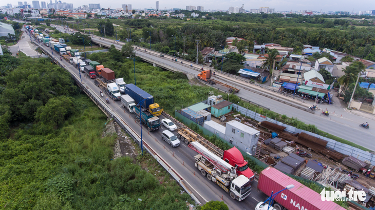 Cảng Cát Lái sốt ruột chờ ‘giải cứu’ - Ảnh 5.