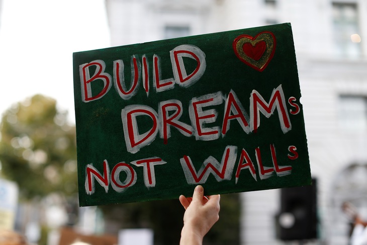 Giới công nghệ cao ở Mỹ nổi nóng với ông Trump - Ảnh 2. Giới công nghệ cao ở Mỹ nổi nóng với ông Trump - Ảnh 2.