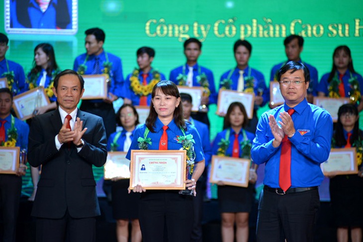 dp_thanhnientieubieu (4) dp_thanhnientieubieu (4)