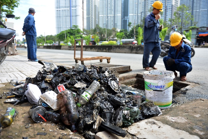 Hiến kế chống ngập lâu dài cho đường Nguyễn Hữu Cảnh - Ảnh 2.