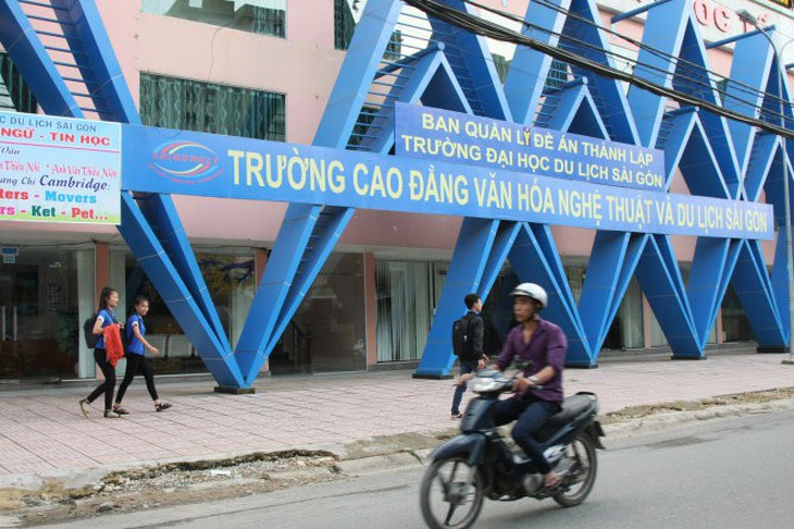 Trường đại học bỗng... có giá - Ảnh 1.