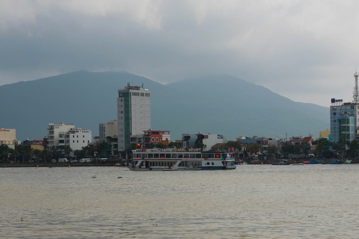 Diễn tập chống khủng bố trên sông Hàn - Ảnh 1. Diễn tập chống khủng bố trên sông Hàn - Ảnh 1.