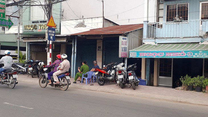 Cãi nhau vì đèn xe rọi, một người bị đâm chết tại chỗ - Ảnh 1.