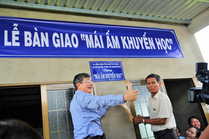 Nhờ báo Tuổi Trẻ, giờ tôi đã an tâm kiếm tiền cho con đi học - Ảnh 5. Nhờ báo Tuổi Trẻ, giờ tôi đã an tâm kiếm tiền cho con đi học - Ảnh 5.